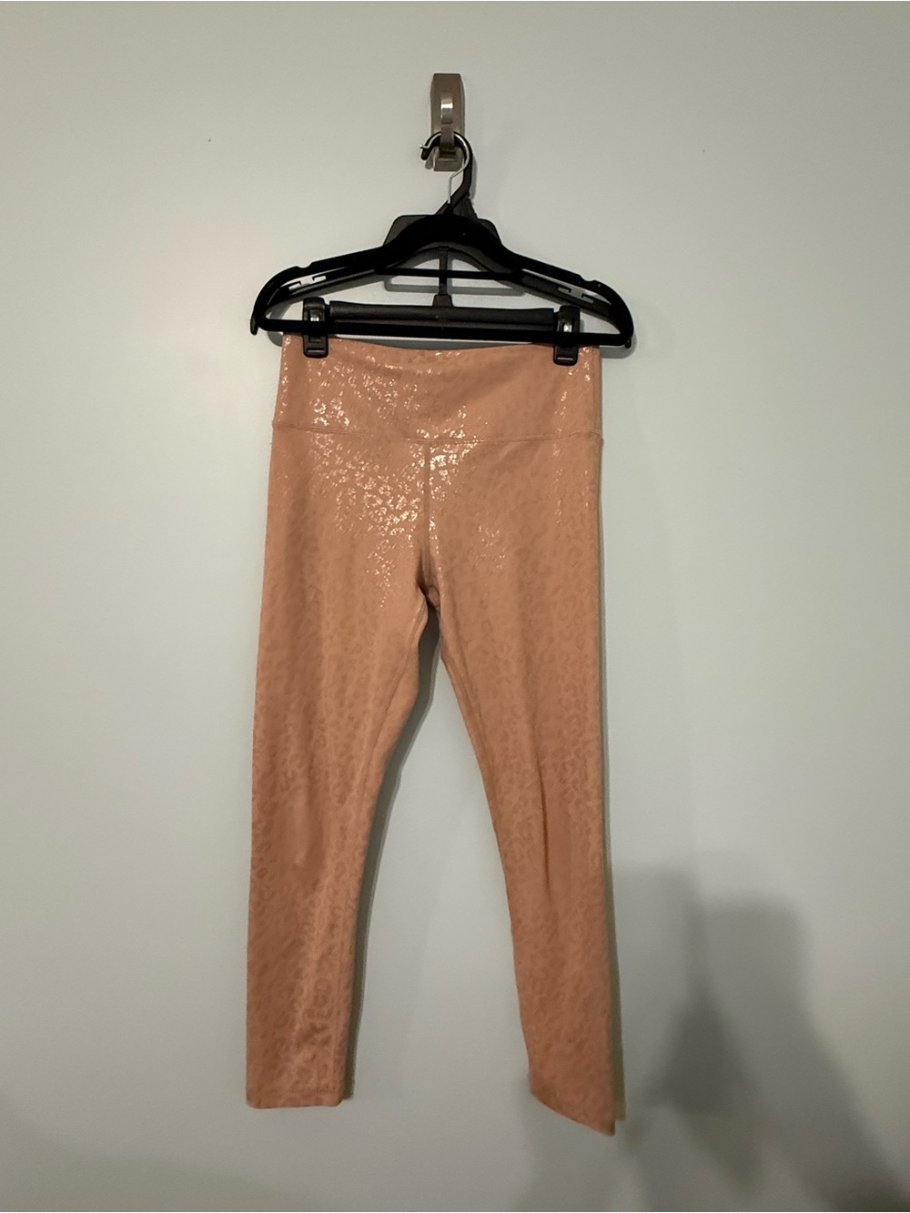 Beautiful zyia leggings in a shimmer animal print